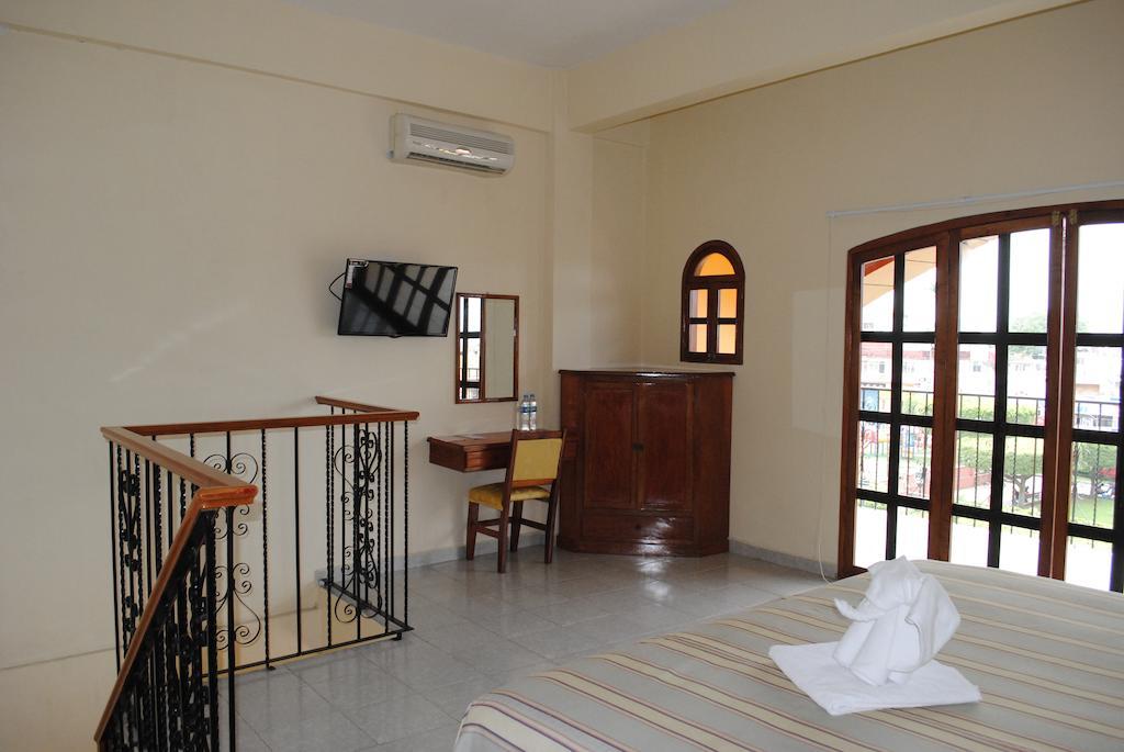 Hotel Arcos Del Parque Acayucan 部屋 写真