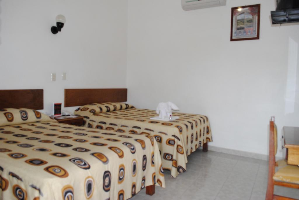 Hotel Arcos Del Parque Acayucan 部屋 写真