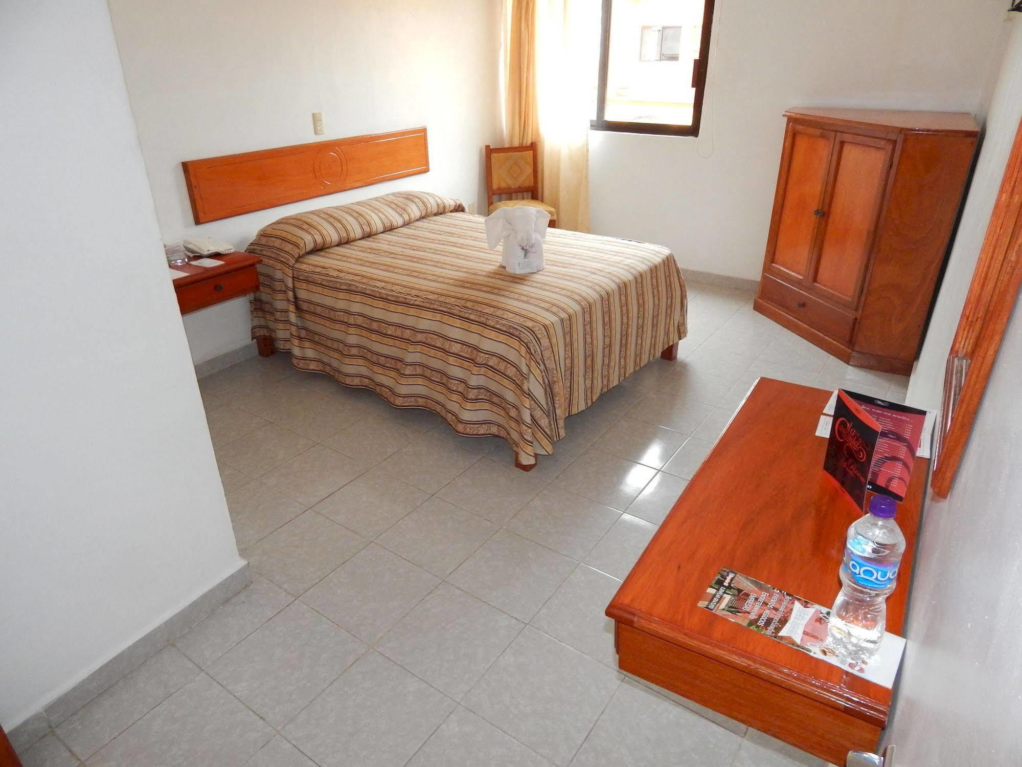 Hotel Arcos Del Parque Acayucan エクステリア 写真