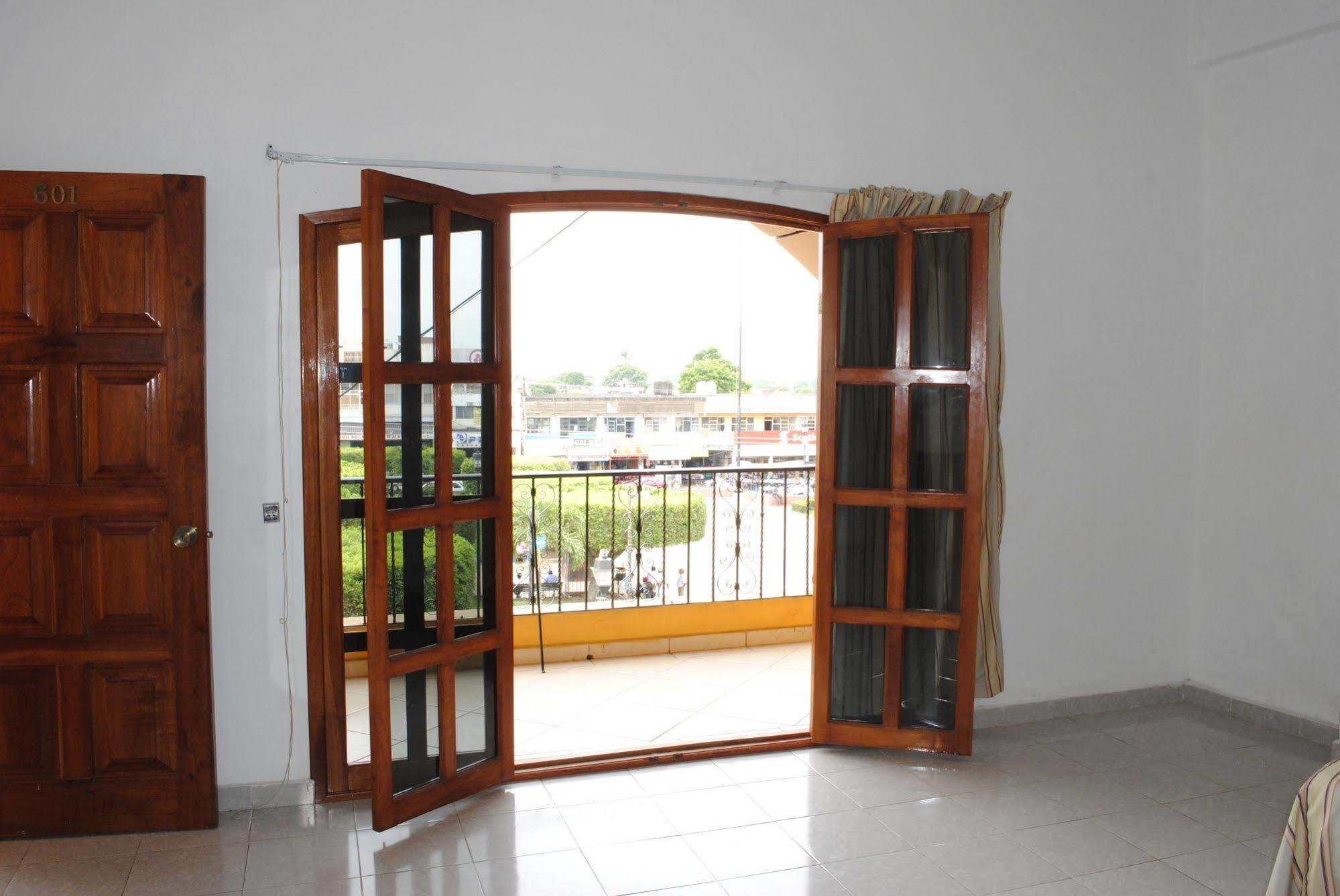 Hotel Arcos Del Parque Acayucan エクステリア 写真