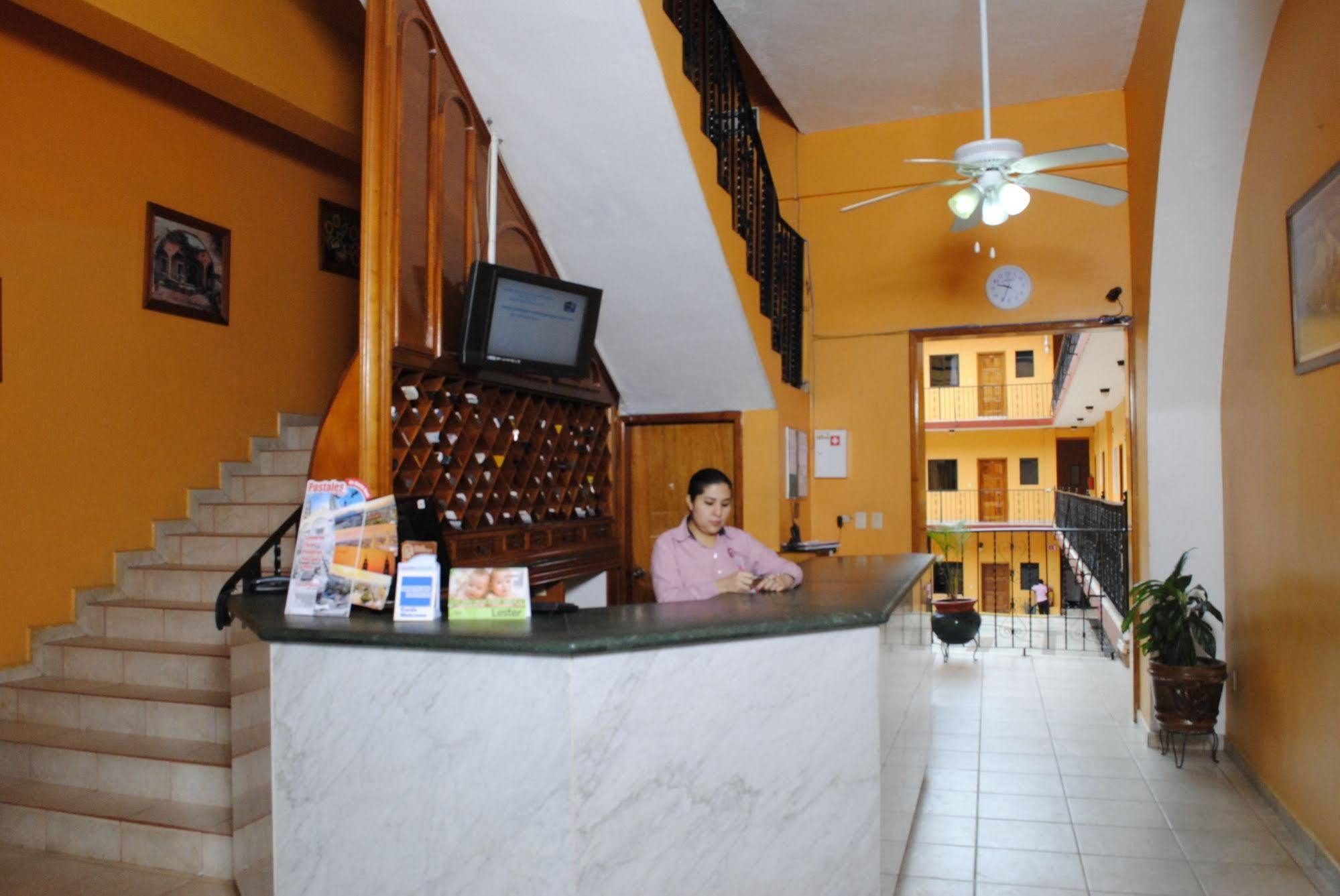 Hotel Arcos Del Parque Acayucan エクステリア 写真