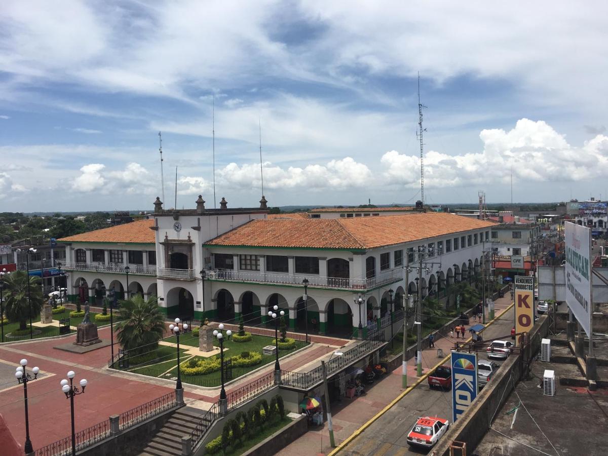 Hotel Arcos Del Parque Acayucan エクステリア 写真