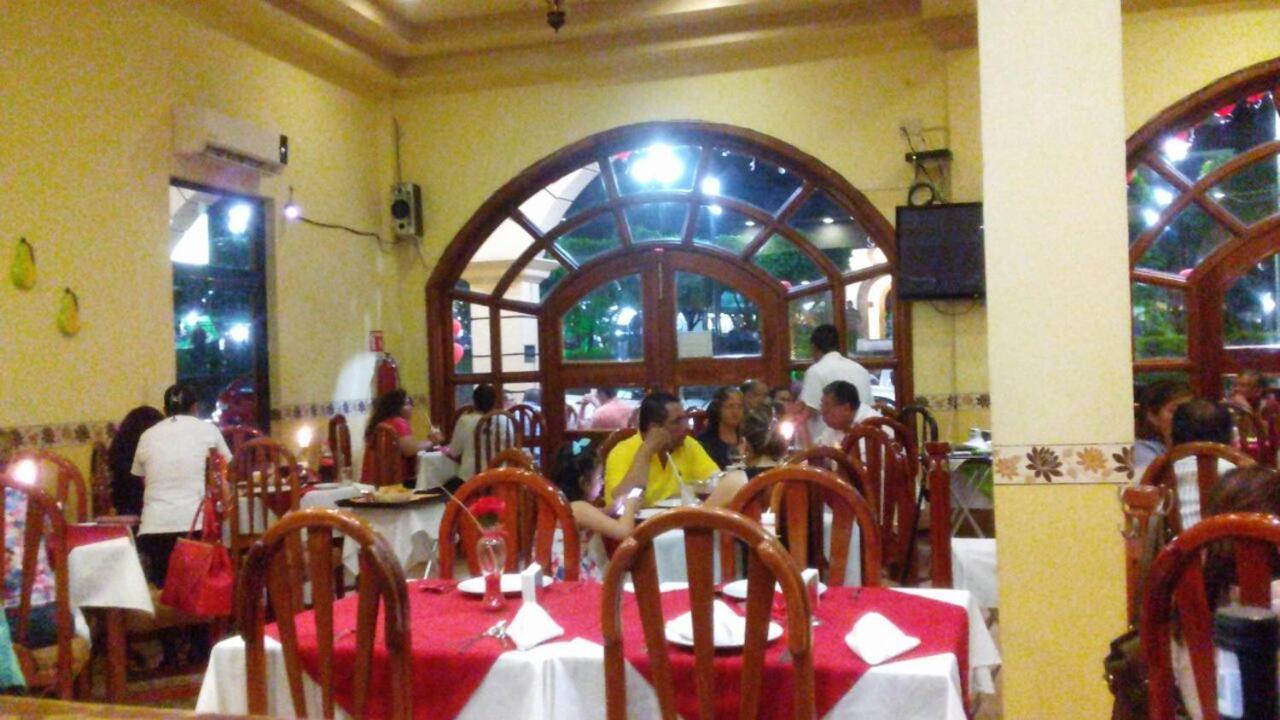 Hotel Arcos Del Parque Acayucan エクステリア 写真